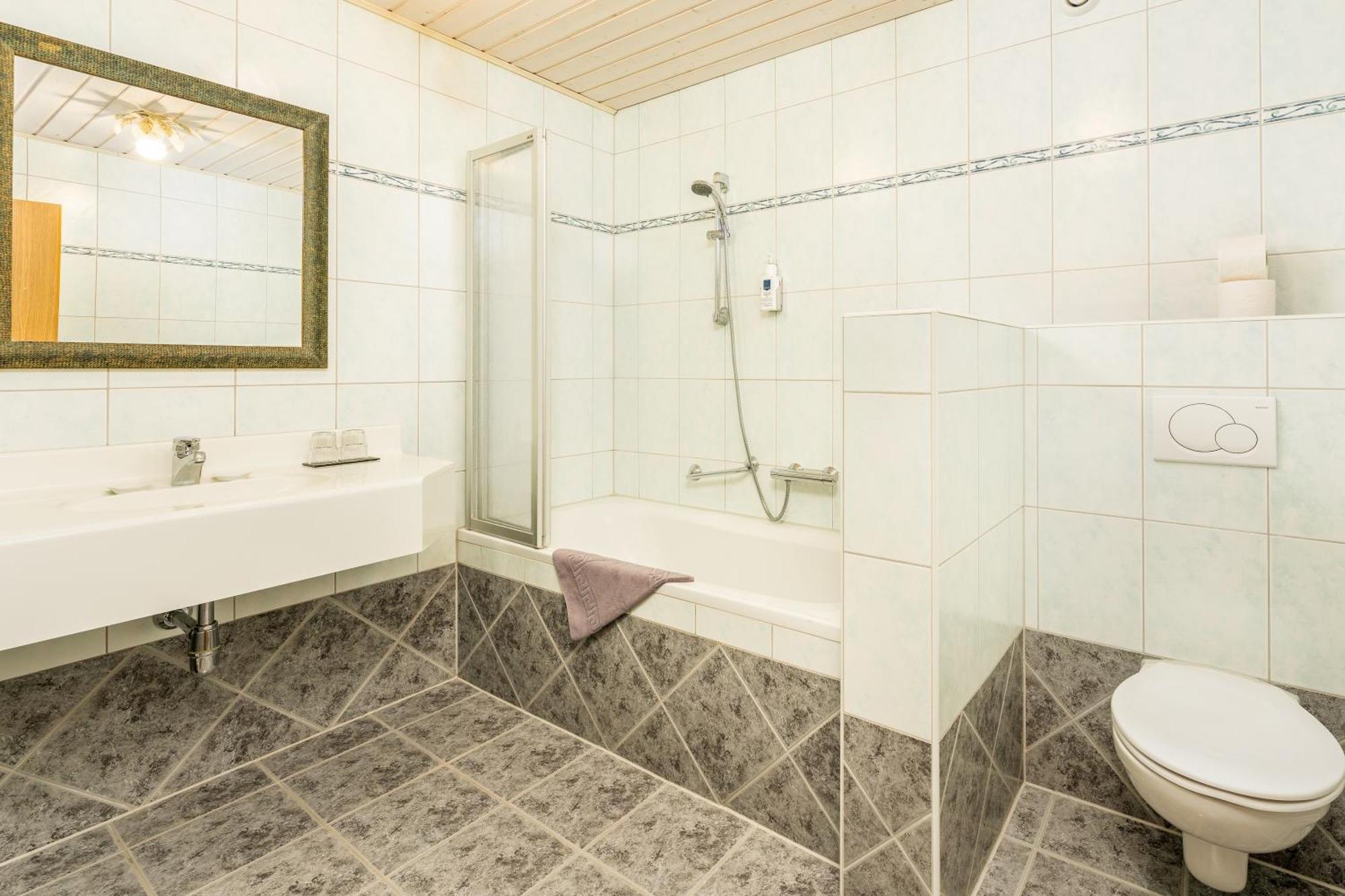 היינצנברג Alpen Wohlfuehlhotel Doerflwirt מראה חיצוני תמונה