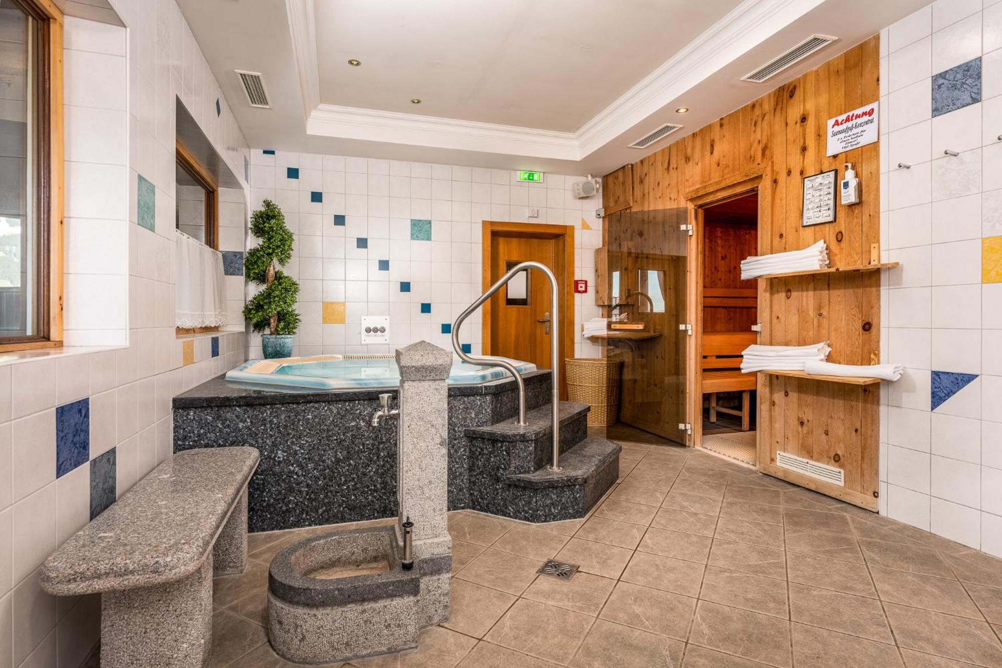 היינצנברג Alpen Wohlfuehlhotel Doerflwirt מראה חיצוני תמונה