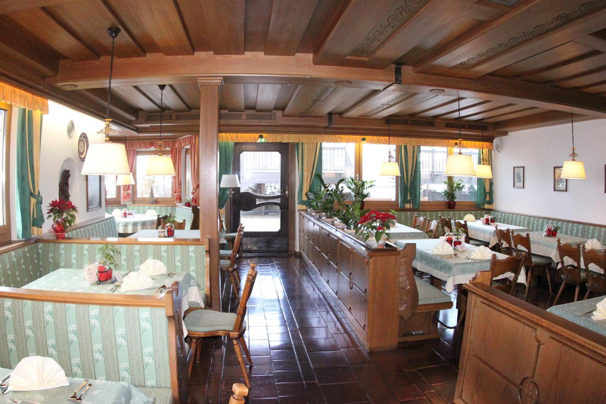 היינצנברג Alpen Wohlfuehlhotel Doerflwirt מראה חיצוני תמונה